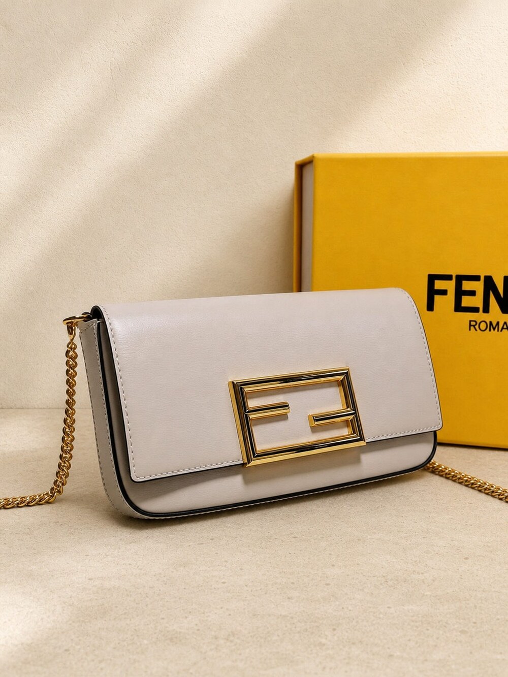 Fendi Smooth White Calfskin Purse with Gold FF Chain - Picture 4 of 8